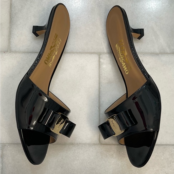 Salvatore Ferragamo Ginostra Sandals. Women’s size 9. NWT/NIB. - Picture 5 of 12